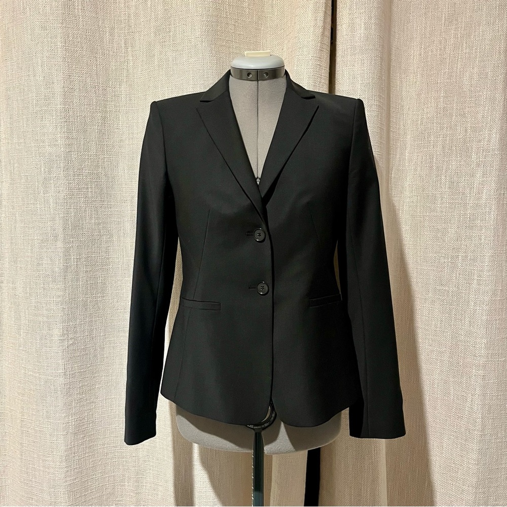 Ann Taylor Blazer. Size 2 Petite. Black.